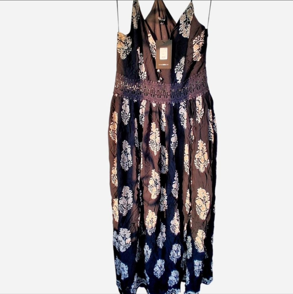 Elegant Floral Maxi Dress in Black and White